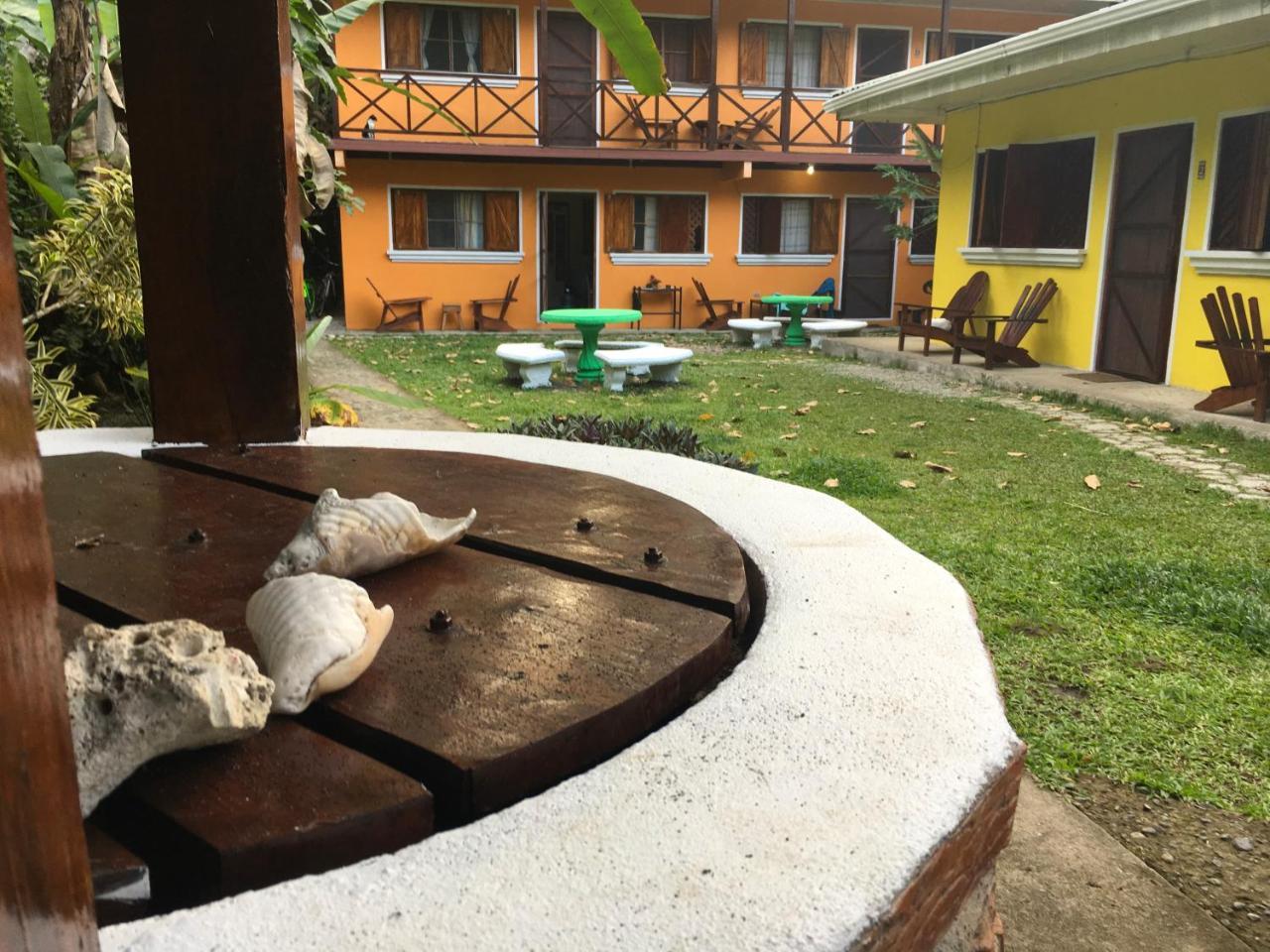 Las Casitas De Playa Negra Hostel Puerto Viejo de Talamanca Exterior photo