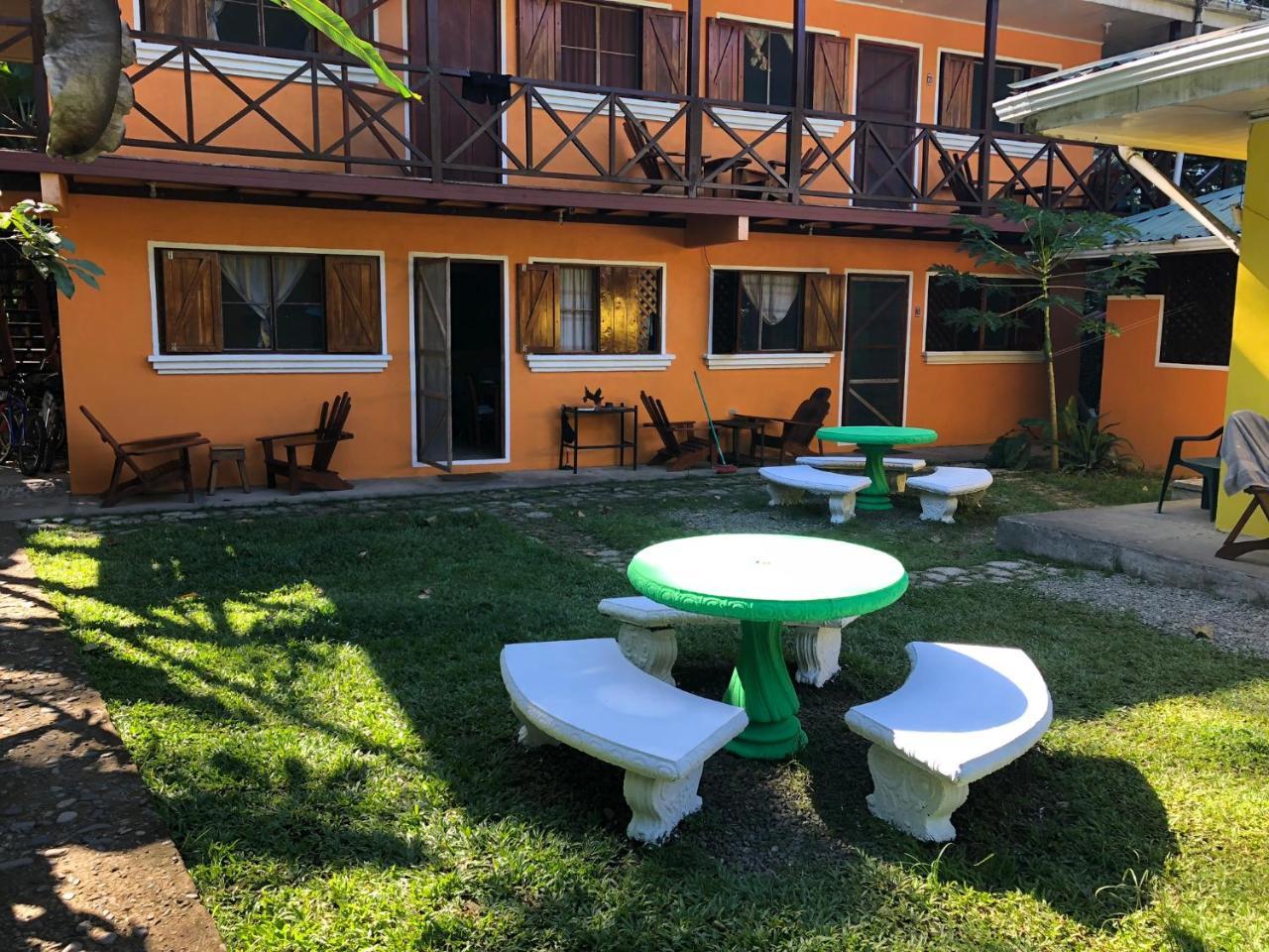 Las Casitas De Playa Negra Hostel Puerto Viejo de Talamanca Exterior photo